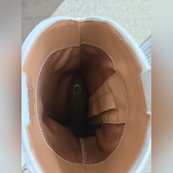 Jessica Simpson Women's White Paredisa Rhinestone Fringe Cowboy Boots. Size 8.5 - Picture 9 of 12